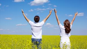 Que révèle vraiment “amour, gloire et beauté” ? Un article émotionnel et introspectif sur la vraie signification de ces trois mots symboliques.